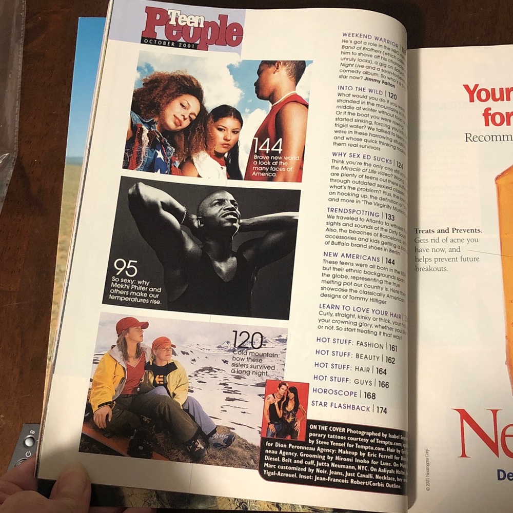 Teen People Magazine Featuring Singer Aaliyah on Cover - Picture 2 of 8